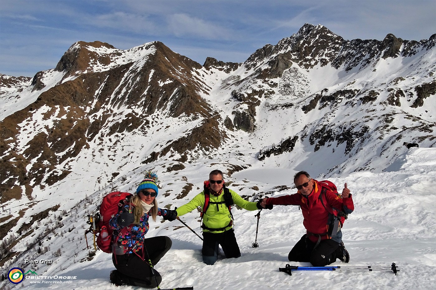 Dalla cresta del Passo di Tartano vista sui Laghi di Porcile Valle dei lupi e Cima Cadelle